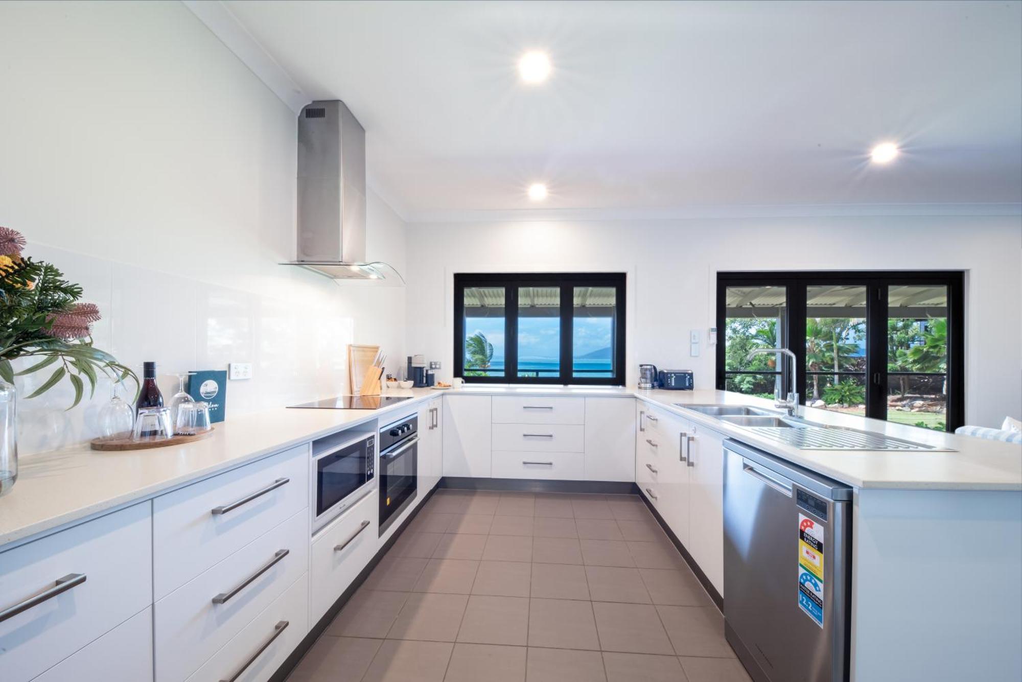 Freedom Shores Resort Airlie Beach Cannon Valley Bagian luar foto